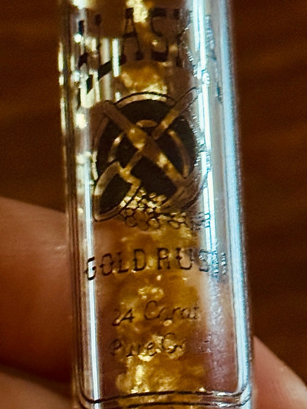 VTG Alaska Gold Rush 24 Carat Pure Gold Flake Glass Vial Souvenir Travel Bottle - Picture 9 of 9